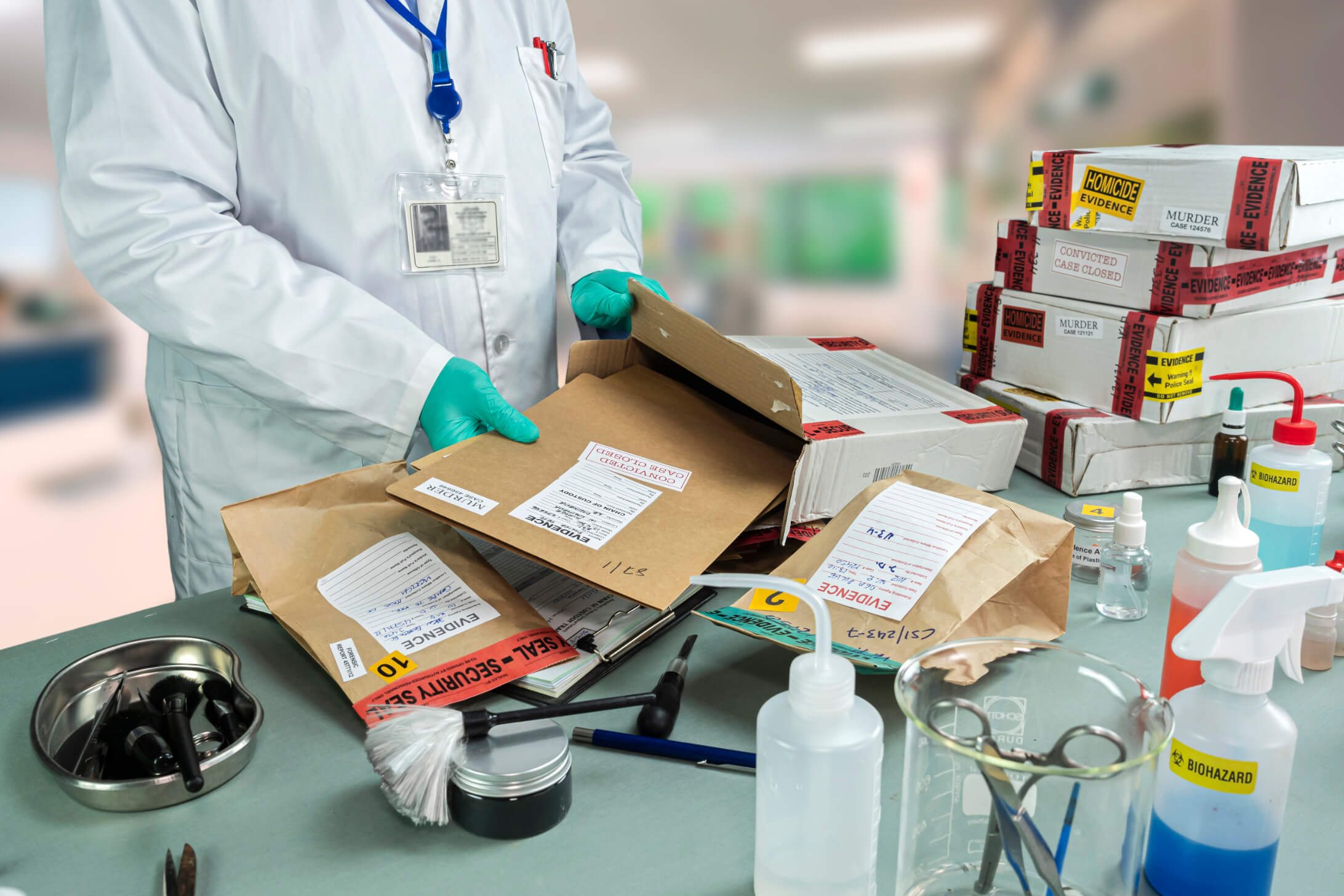 forensic-police-check-files-evidence